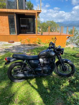 TRIUMPH BONNEVILLE T100 BLACK 900 